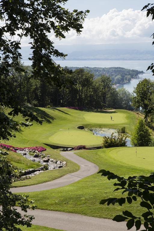 Bed and Breakfast Le Manoir Du Golf Publier Exterior foto